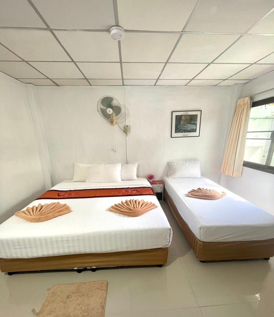 Jj Karon Beach Hotel Екстер'єр фото