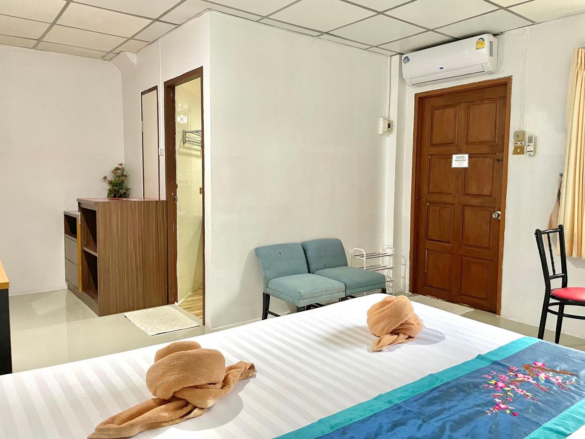 Jj Karon Beach Hotel Екстер'єр фото