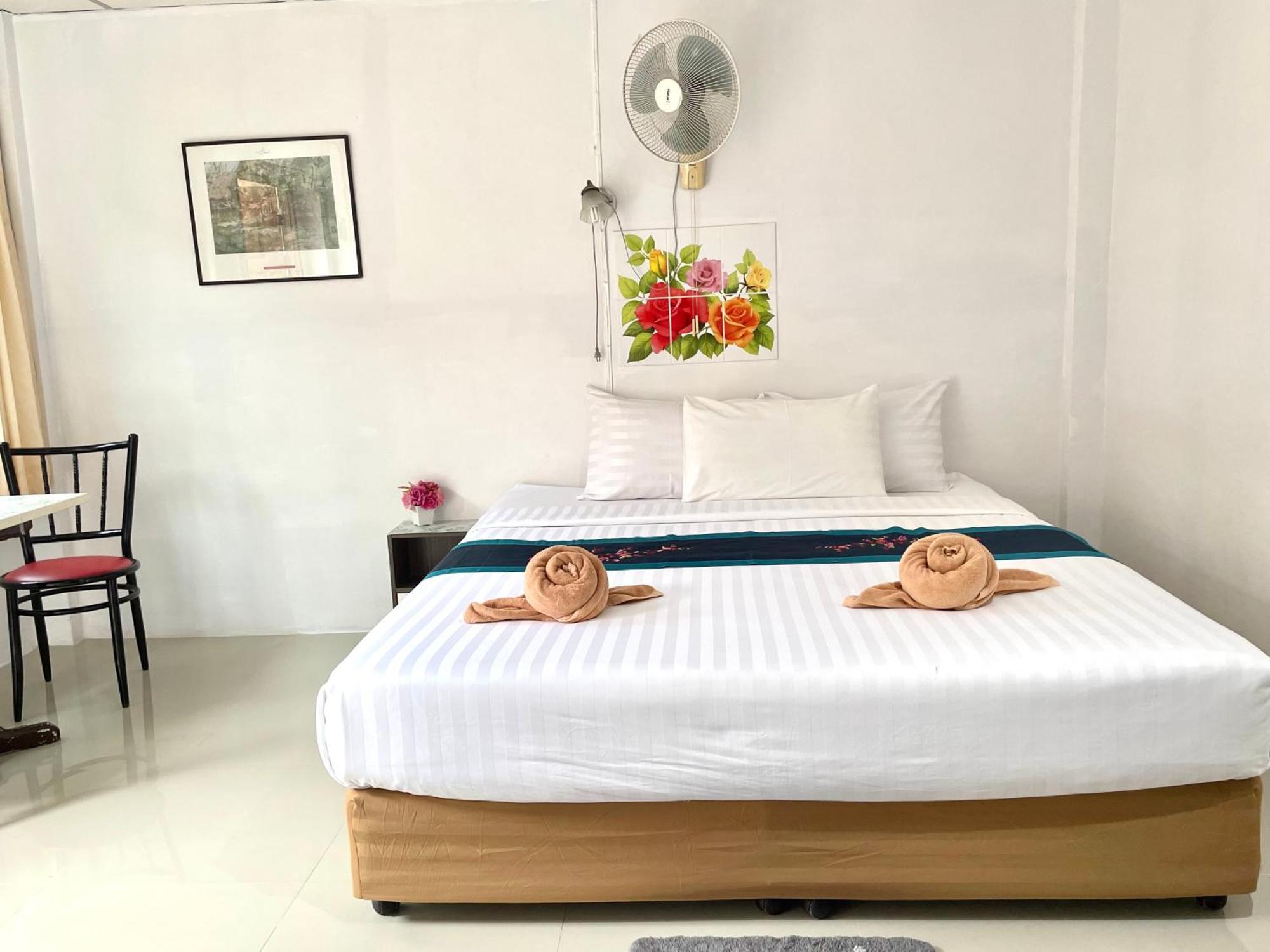 Jj Karon Beach Hotel Екстер'єр фото