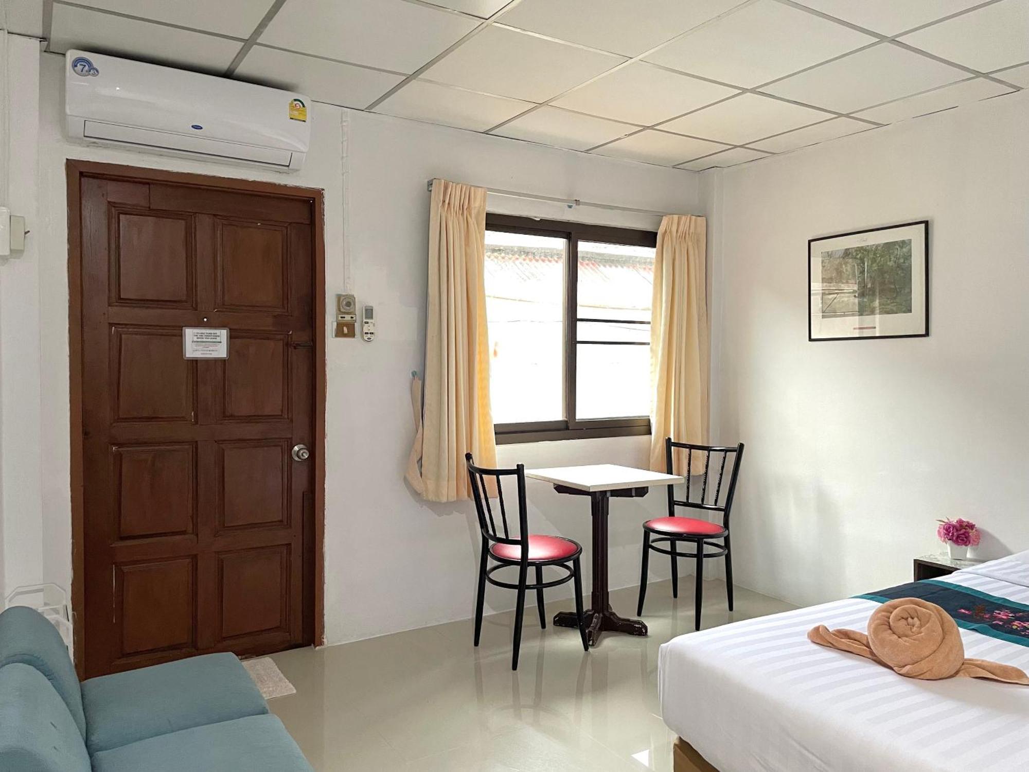 Jj Karon Beach Hotel Екстер'єр фото